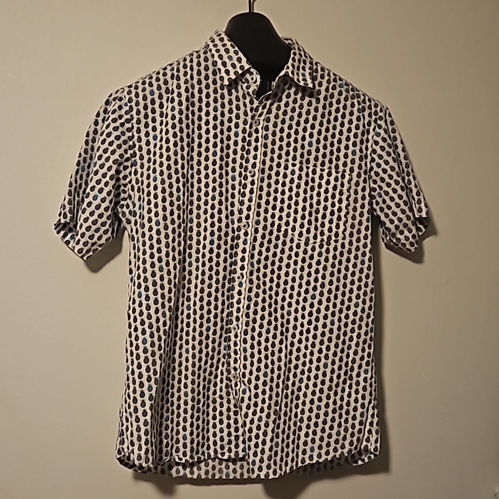 Monument 100%cotton men shirt L